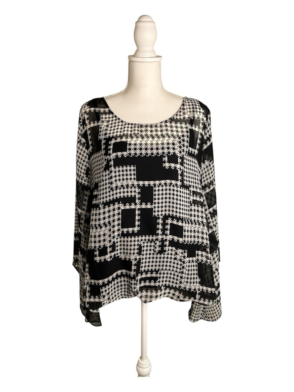 Alfani Black & White Modern Print Houndstooth Blouse With Cami Size 2X